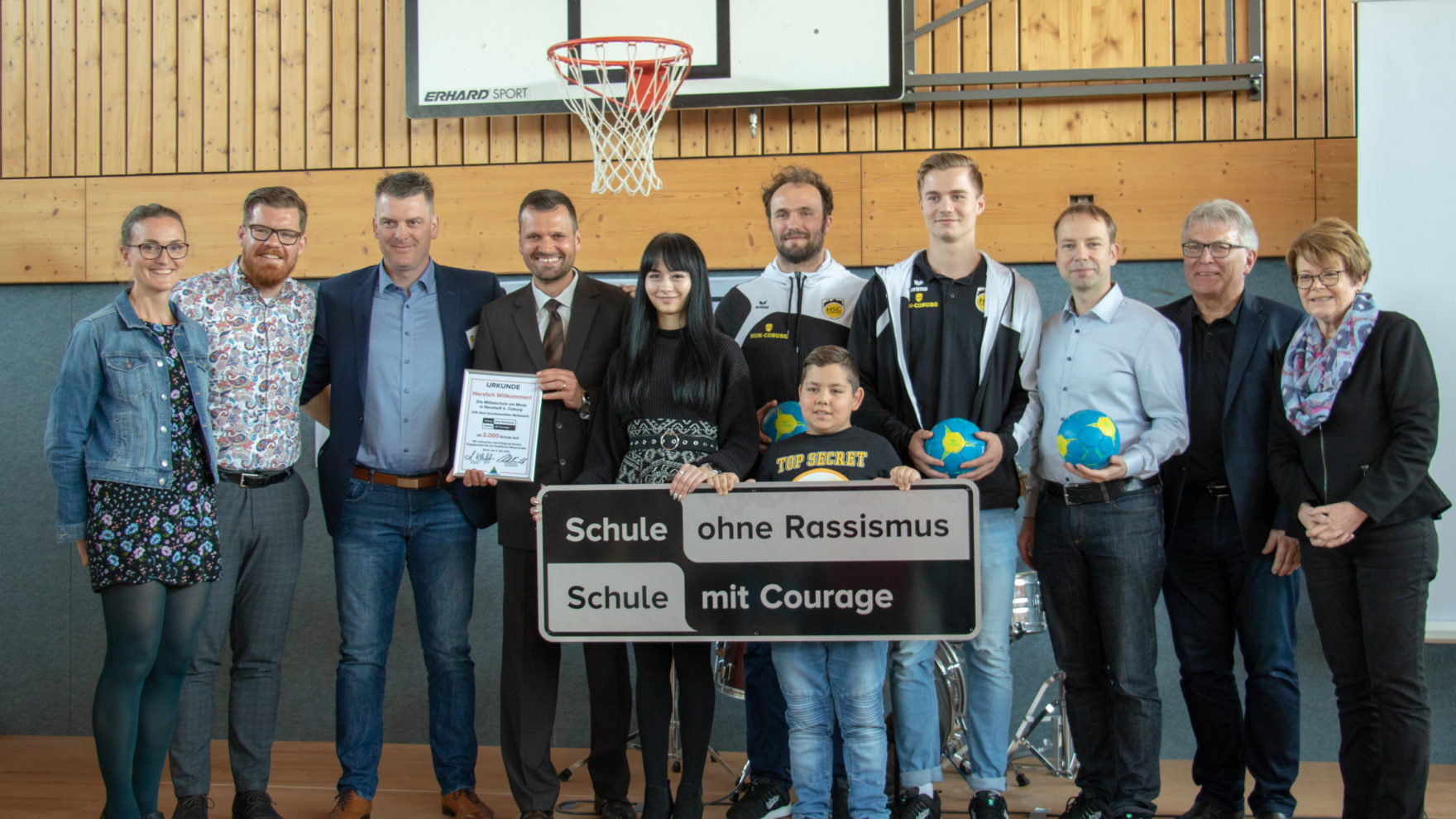 Gruppenbild mit Titelverleihung
