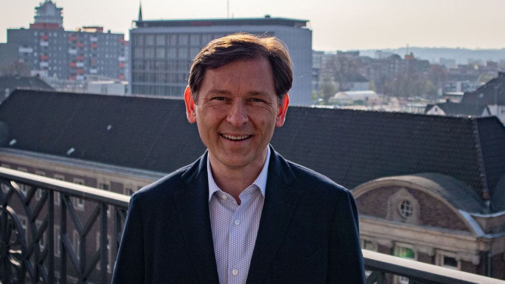 Dr Frank Dudda