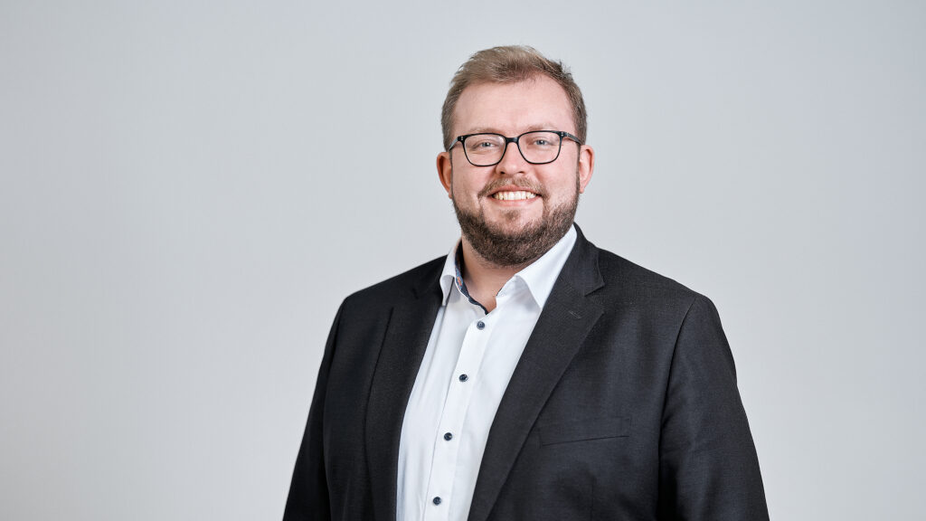 Alex Maier